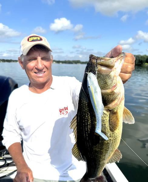 mike_ frisch_holding_big_bass